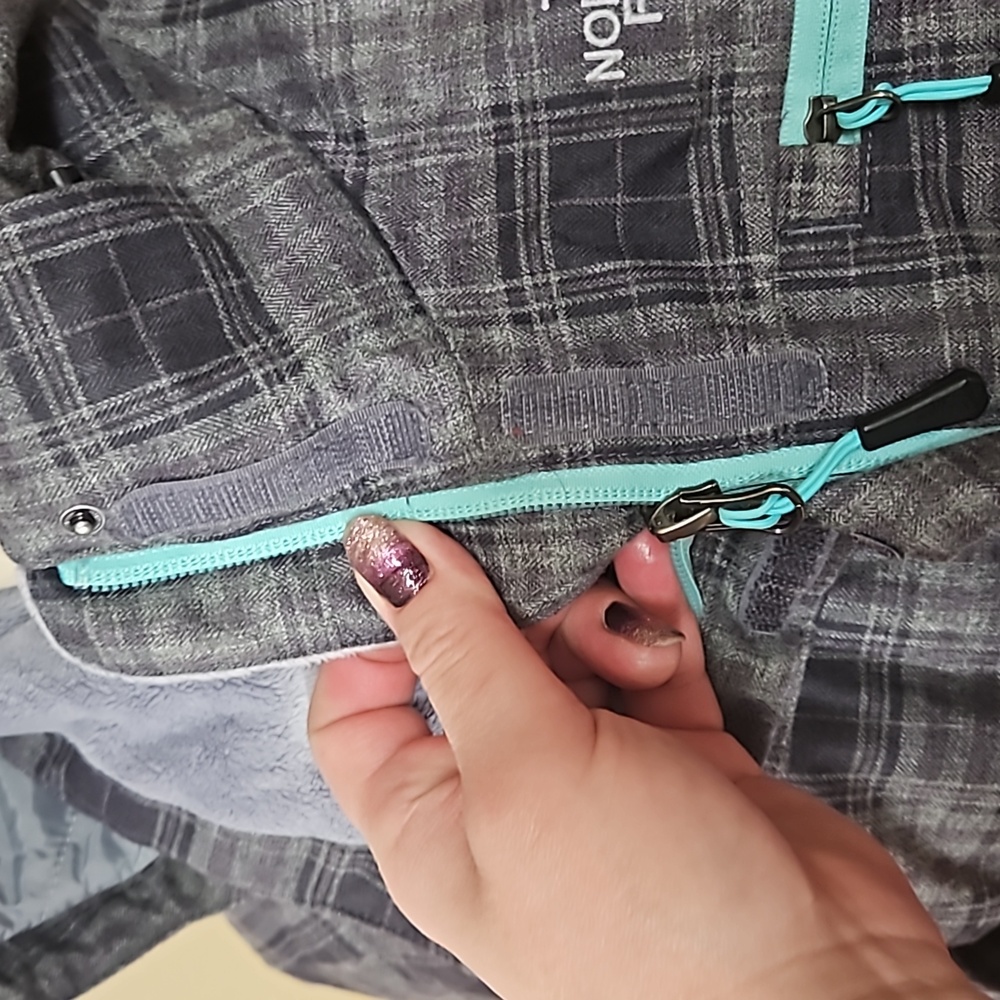 The North Face Plaid Winter Jacket M - Picture 3 of 16